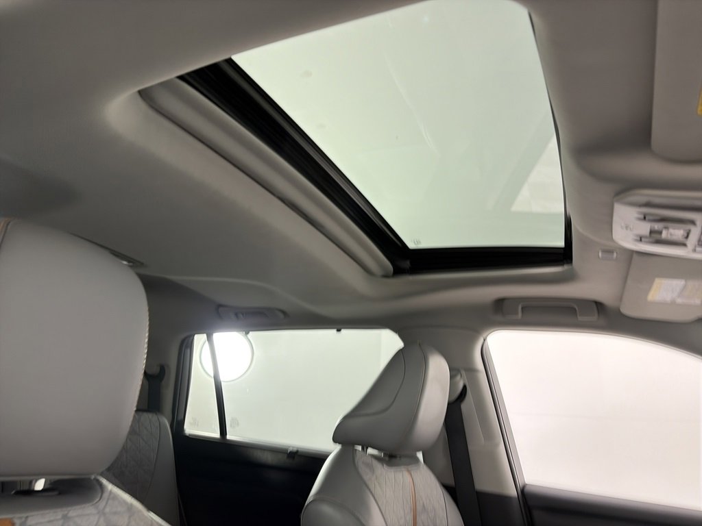 Used 2022 Toyota Highlander Bronze Edition image 33