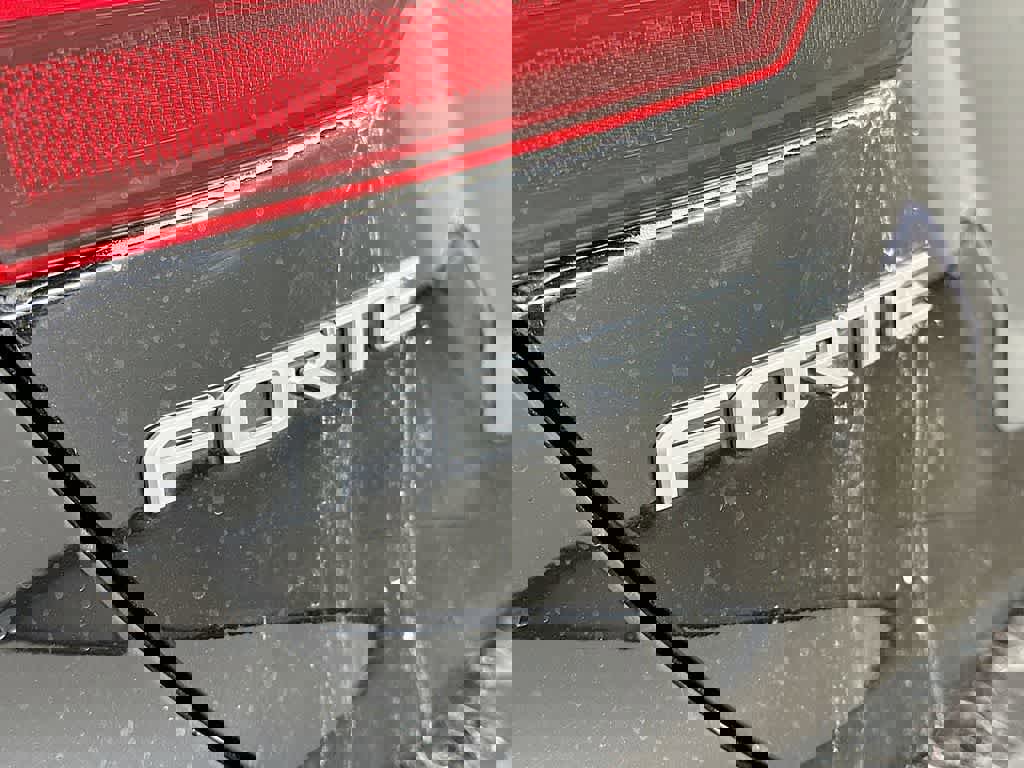 Used 2024 Kia Forte GT-Line image 10