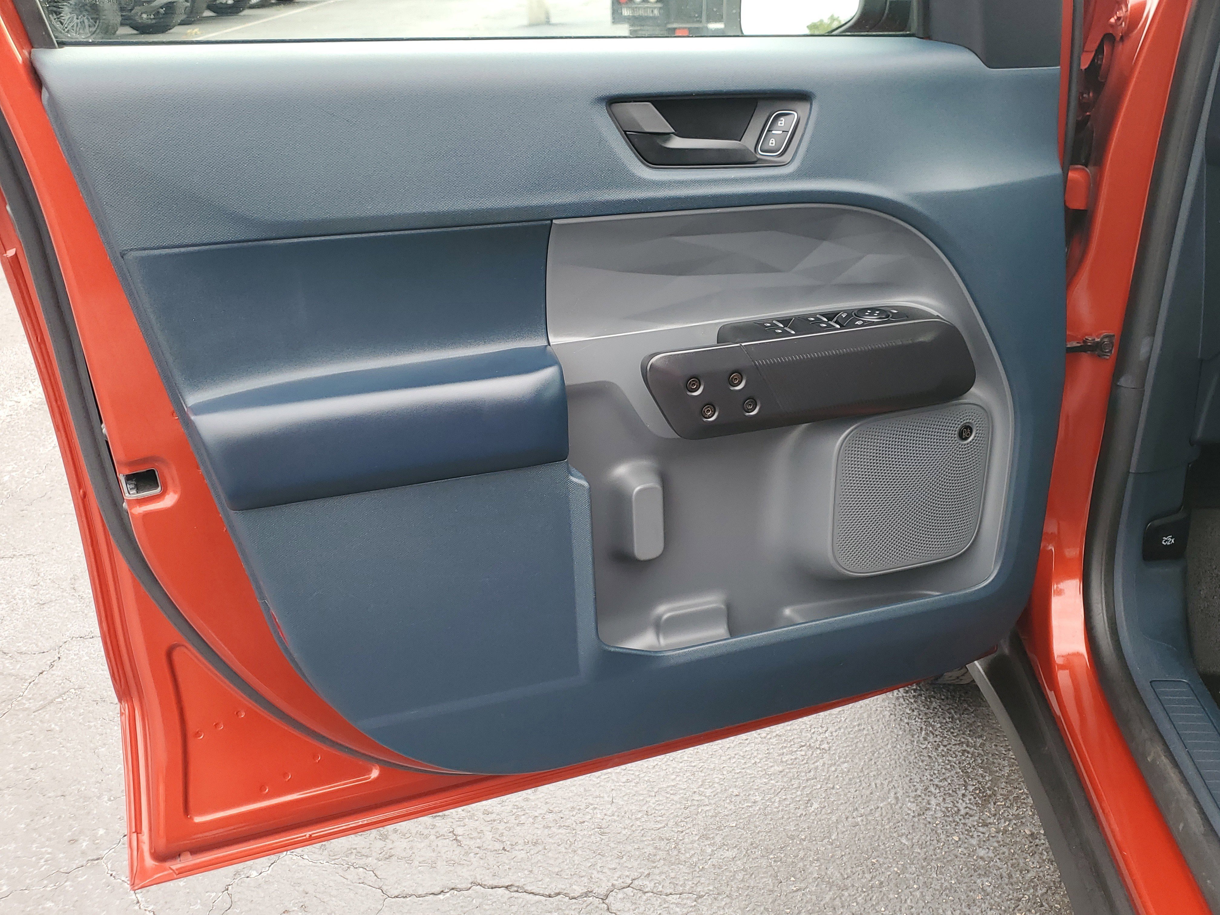 Certified 2024 Ford Maverick Lariat w/ Black Appearance Package image 17