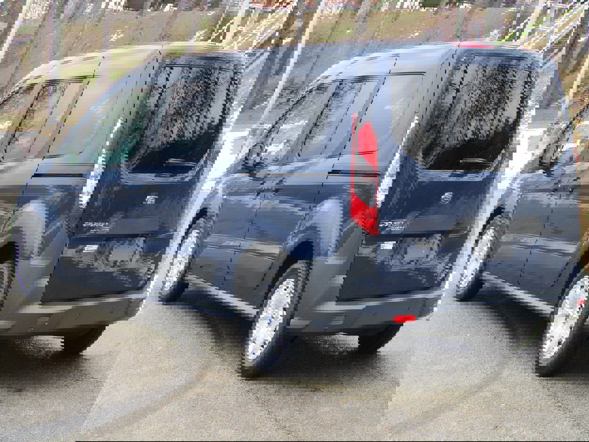 Certified 2018 Ford Transit Connect XL image 2