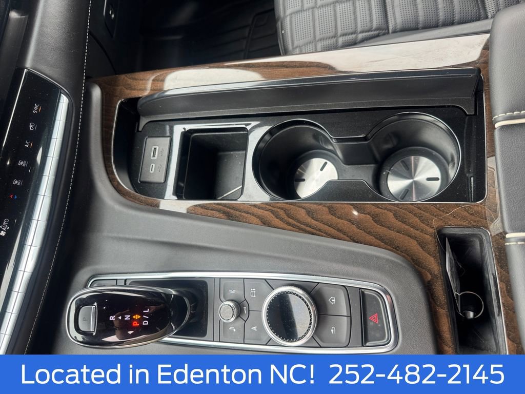 Used 2024 Cadillac Escalade Premium Luxury Platinum AWD/4WD image 27