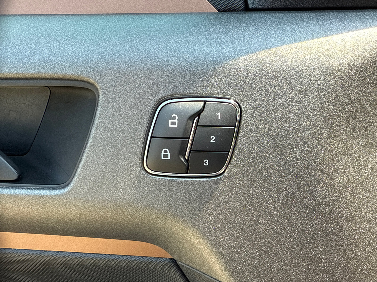 Certified 2025 Ford Bronco Sport Outer Banks w/ Outer Banks Tech Package+ AWD/4WD image 20