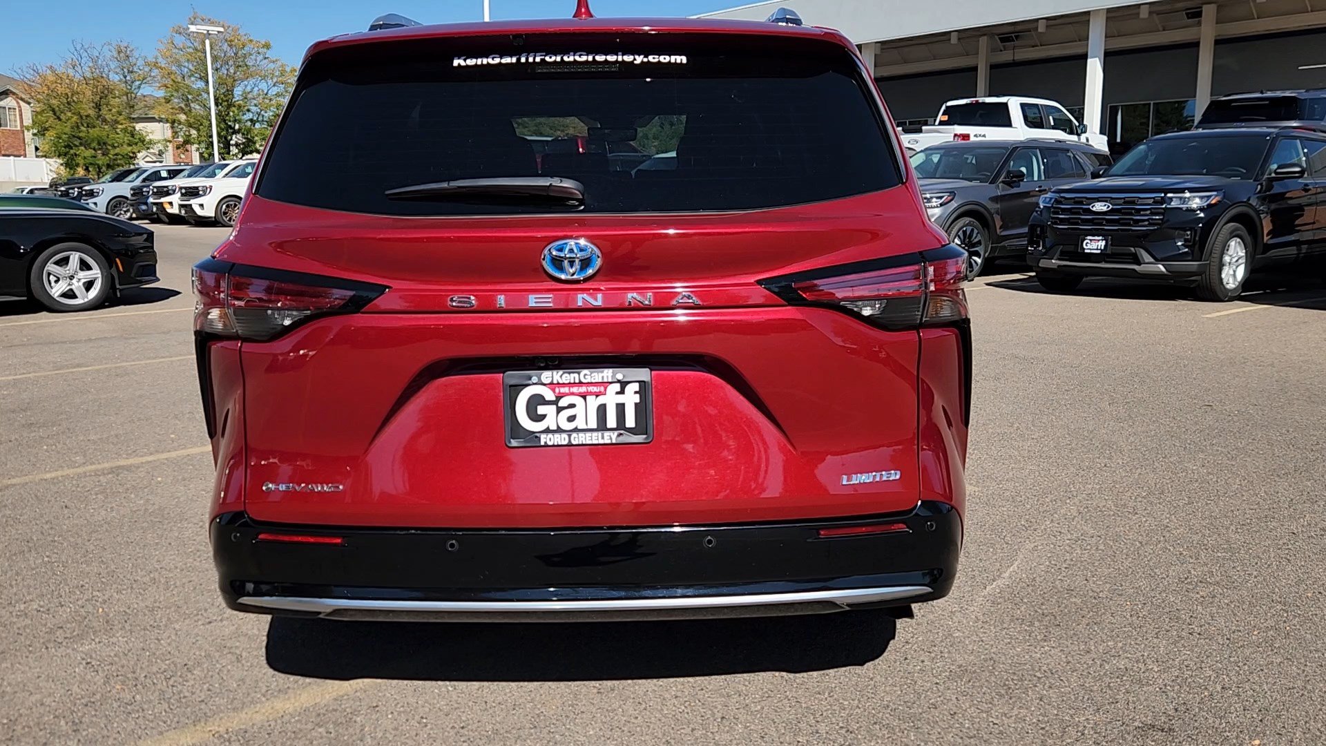 Used 2025 Toyota Sienna Limited AWD/4WD image 39