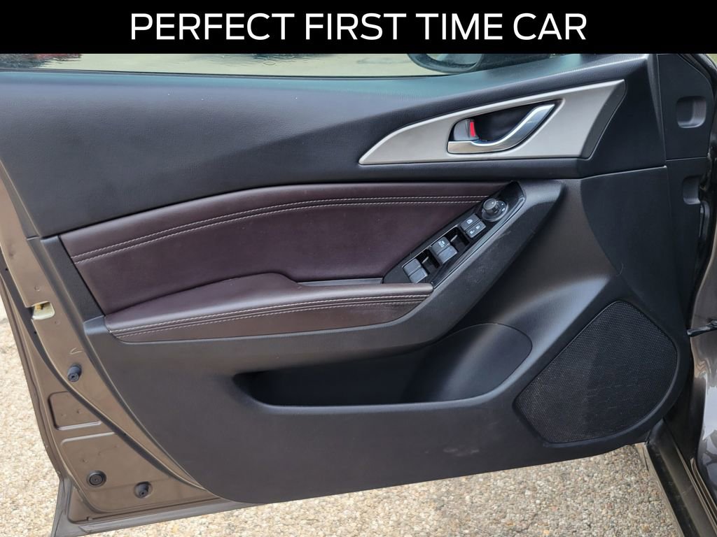 Used 2018 MAZDA MAZDA3 Touring FWD image 18