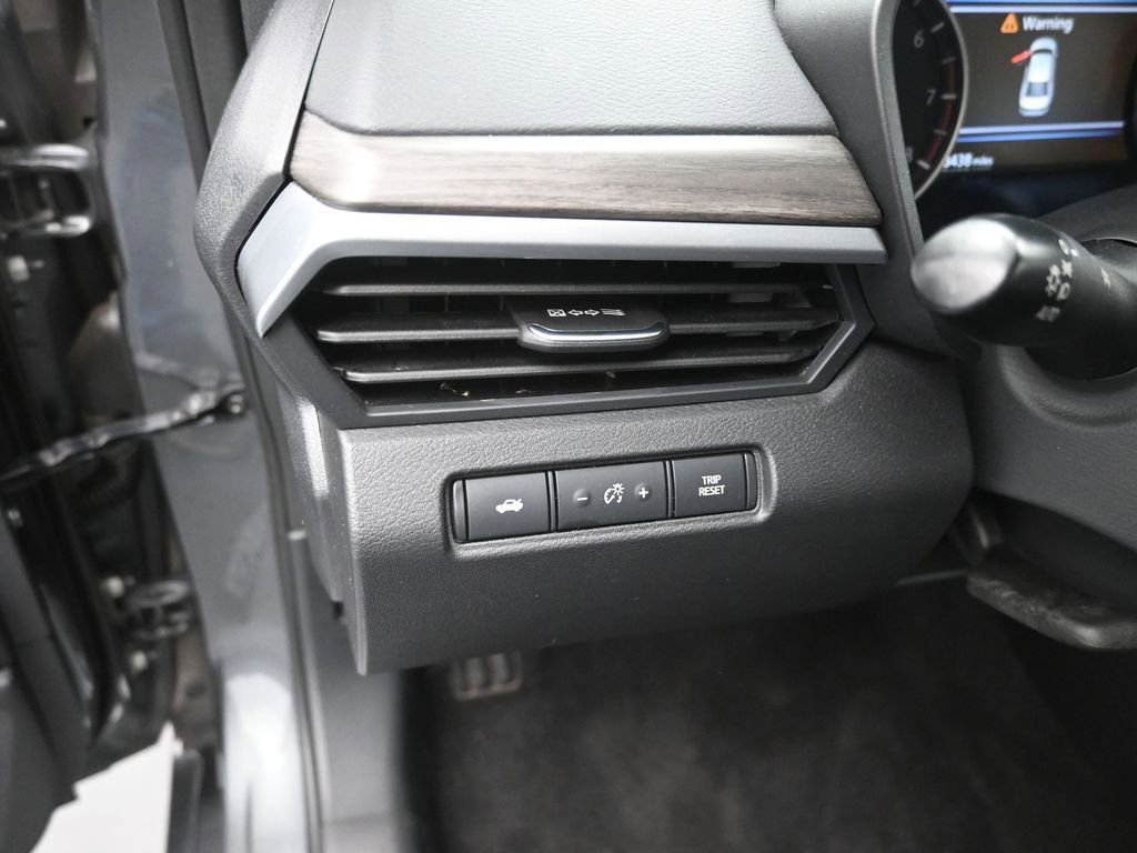 Used 2025 Nissan Altima 2.5 SV FWD image 13