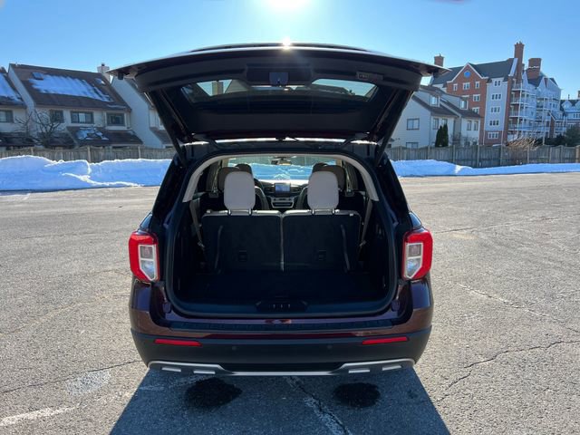 Certified 2022 Ford Explorer XLT w/ Equipment Group 202A image 27