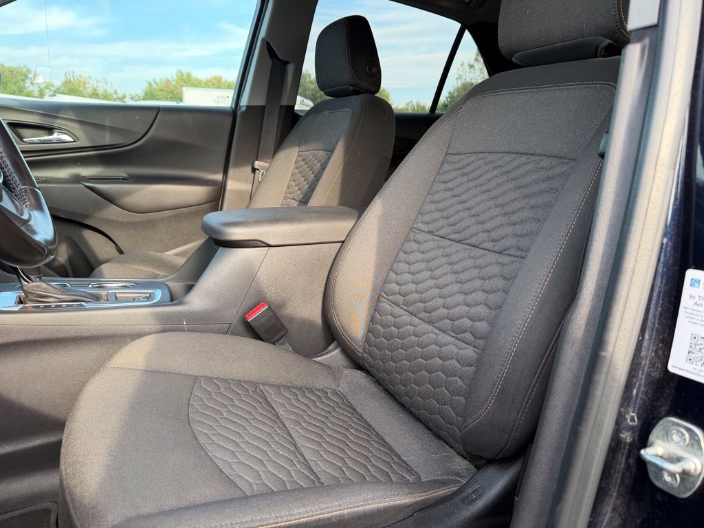 Used 2020 Chevrolet Equinox LT w/ Driver Convenience Package FWD image 9