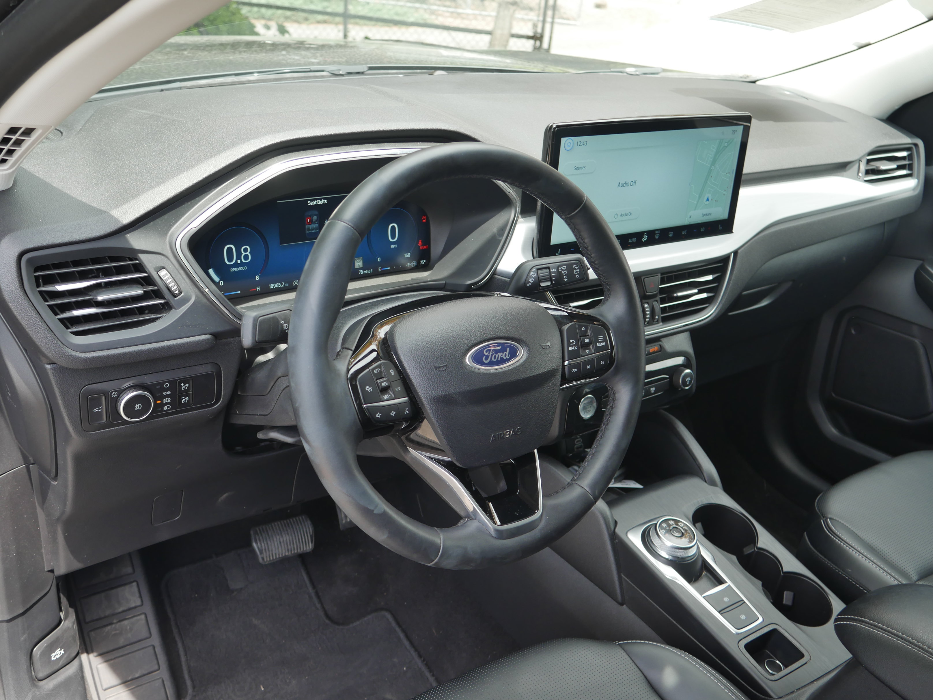 Certified 2025 Ford Escape Platinum AWD/4WD image 4