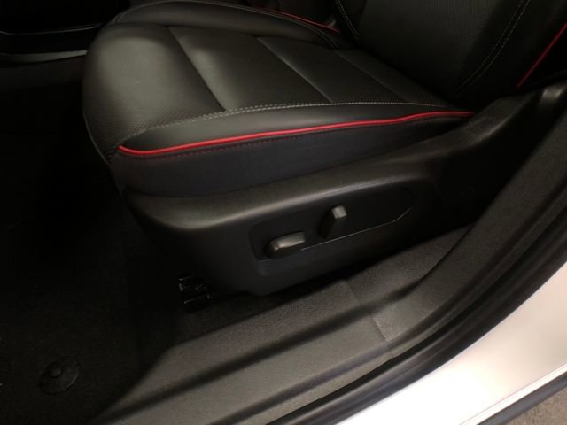 Used 2022 Buick Envision Essence w/ Sport Touring Package image 11