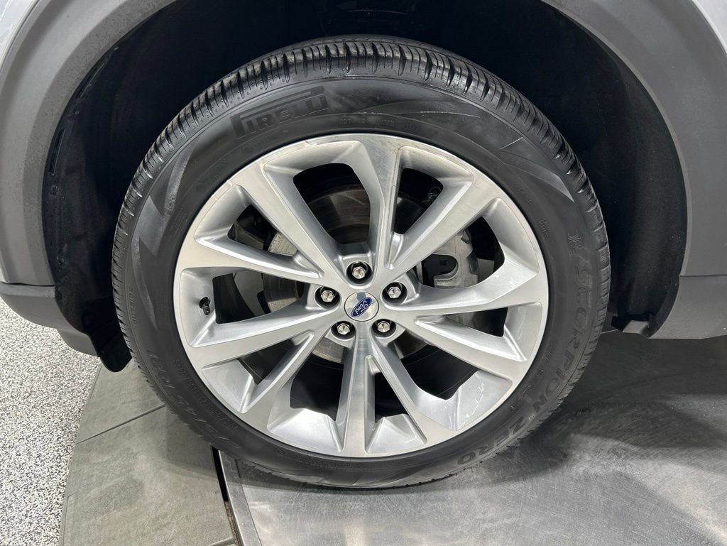 Certified 2023 Ford Explorer Platinum w/ Technology Package AWD/4WD image 32
