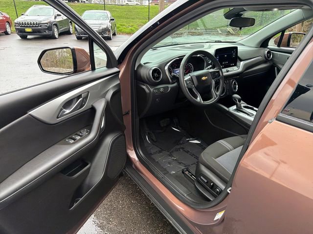 Used 2023 Chevrolet Blazer LT image 28