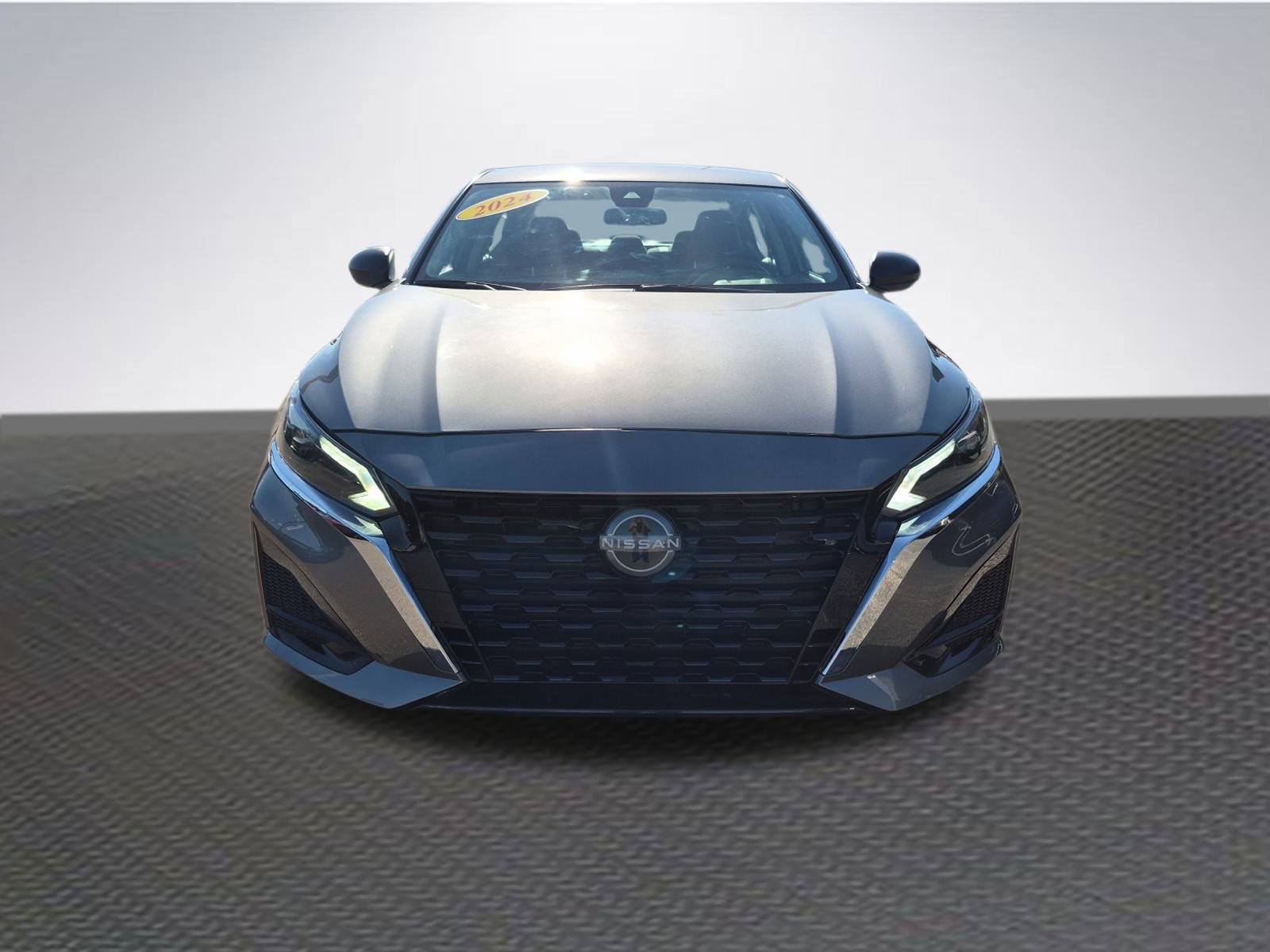 Used 2024 Nissan Altima 2.5 SV image 3