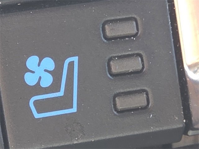 Certified 2022 Ford Expedition XLT image 12