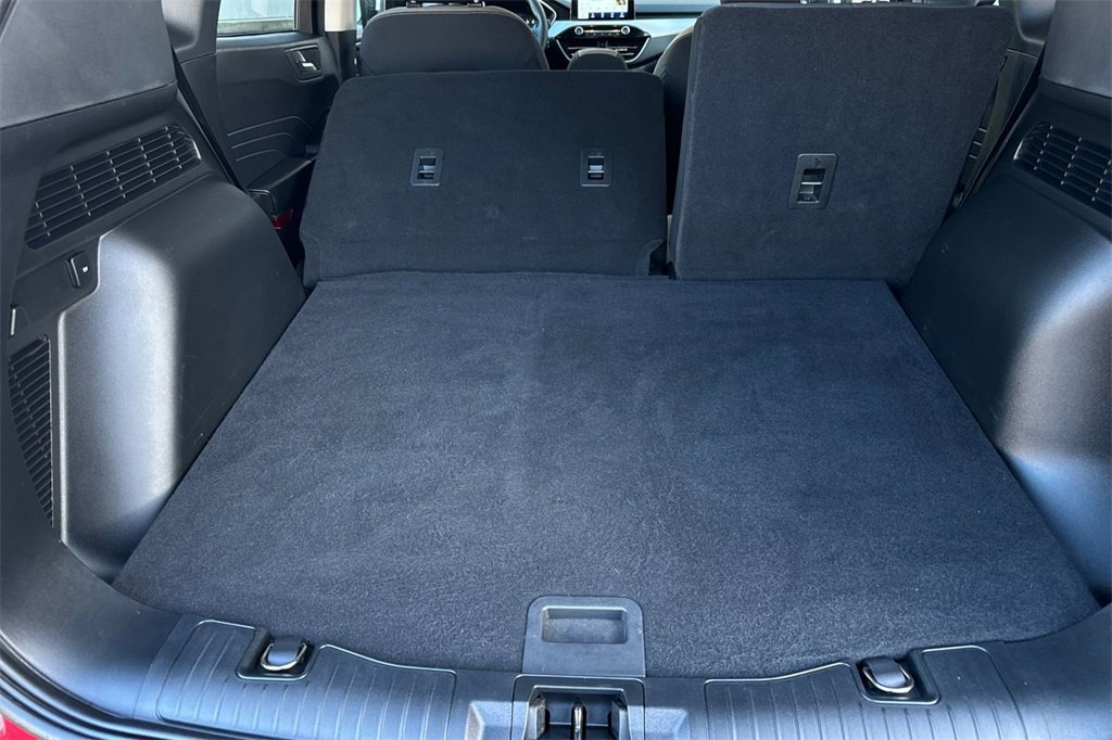 Certified 2021 Ford Escape SE w/ SE Sport Appearance Package image 15