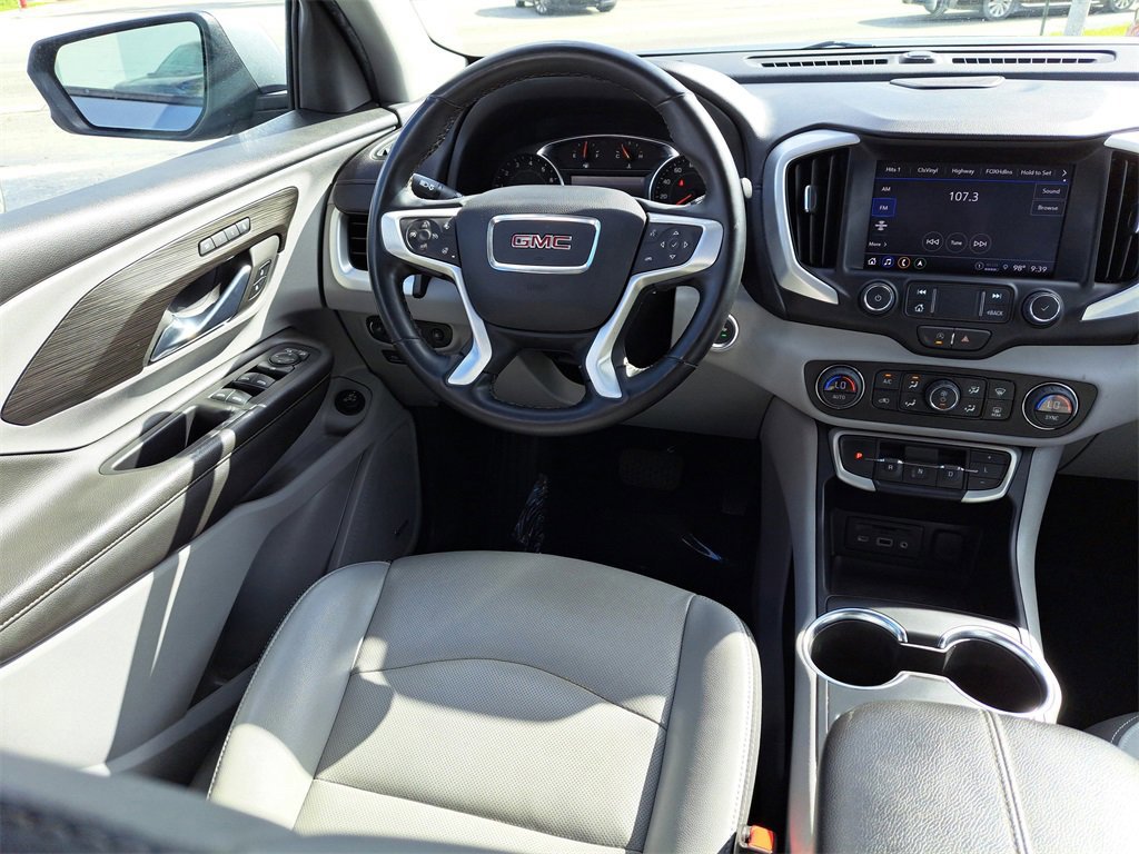 Used 2023 GMC Terrain SLT w/ Infotainment Package II image 10