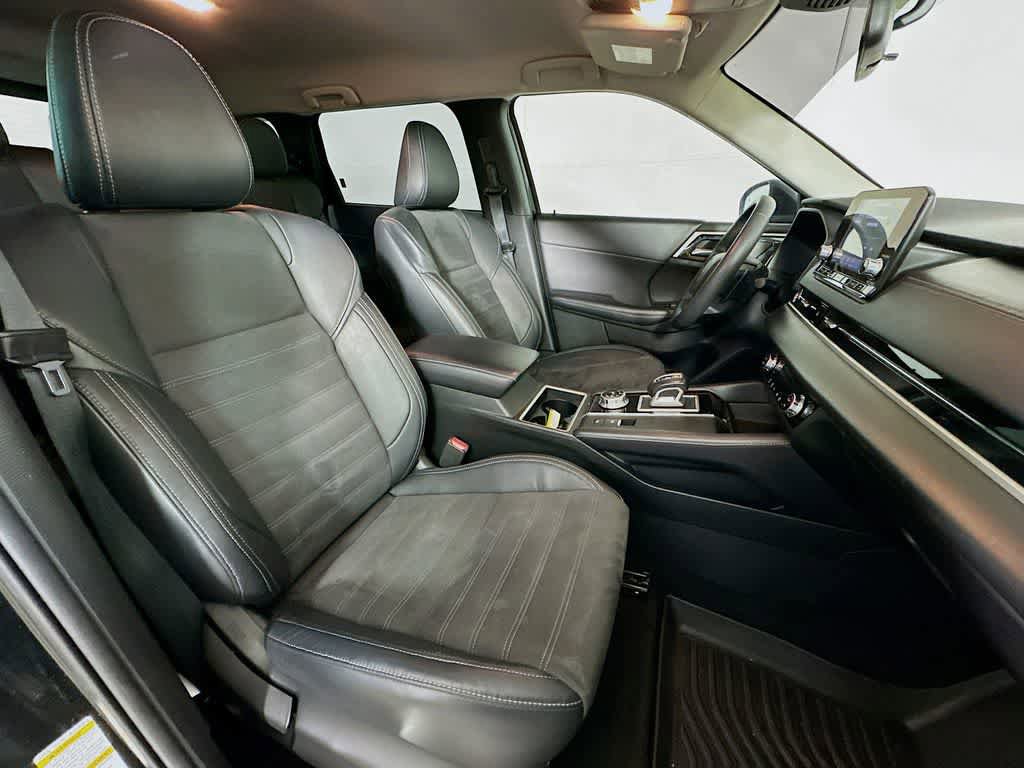 Used 2023 Mitsubishi Outlander SE FWD image 15