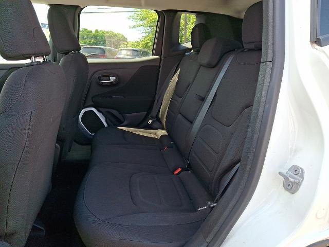 Used 2018 Jeep Renegade Latitude w/ Popular Equipment Group AWD/4WD image 10