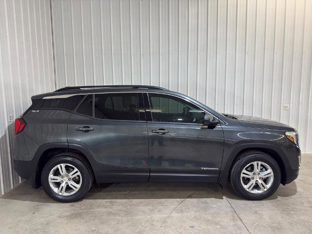 Used 2019 GMC Terrain SLE w/ Driver Convenience Package image 2