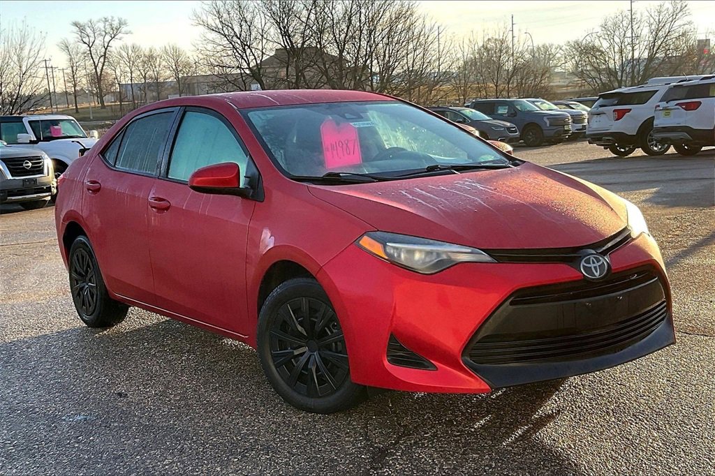 Used 2019 Toyota Corolla LE image 1