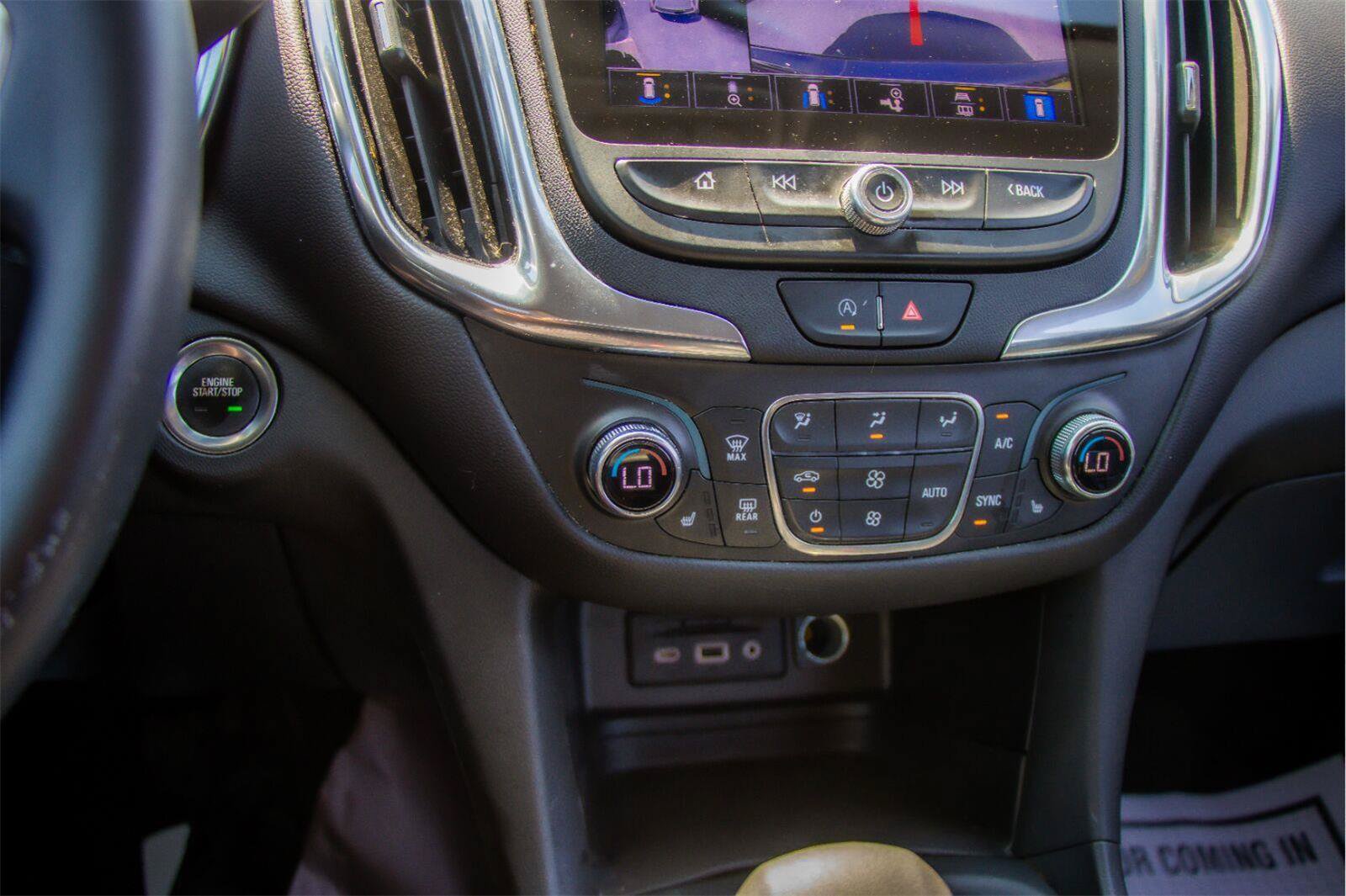 Used 2022 Chevrolet Equinox LT FWD image 15