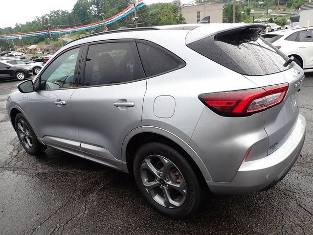 Certified 2023 Ford Escape ST-Line Select w/ Tech Pack #1 AWD/4WD image 4
