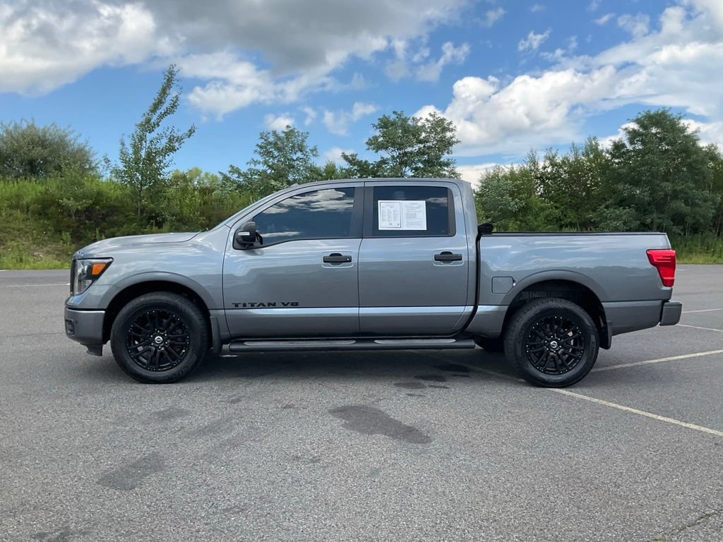 Used 2018 Nissan Titan SV w/ SV Convenience Package AWD/4WD image 30