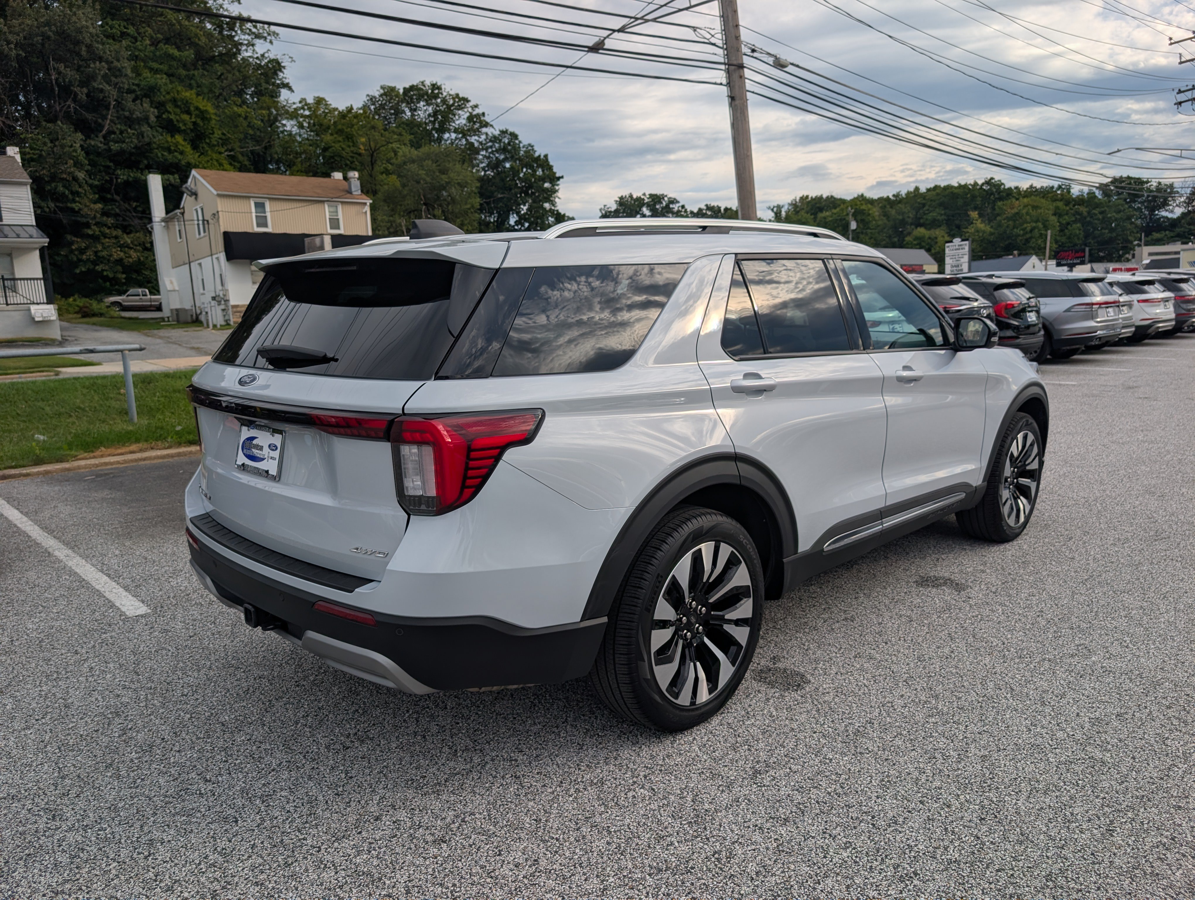 Certified 2025 Ford Explorer Platinum w/ LUX Leather Package AWD/4WD image 7