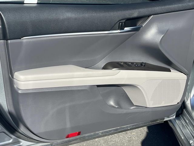 Used 2023 Toyota Camry SE FWD image 18