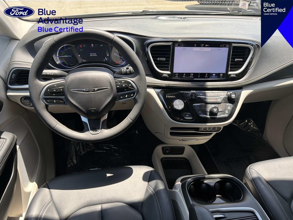 Used 2024 Chrysler Pacifica Limited FWD image 9