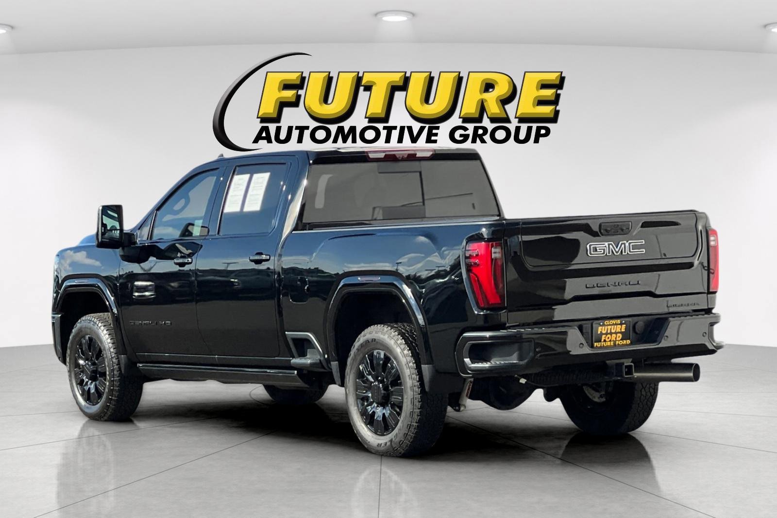 Used 2025 GMC Sierra 2500 Denali Ultimate image 3
