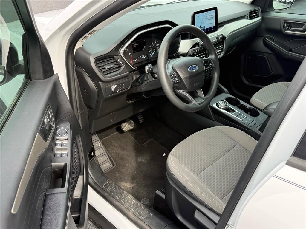 Certified 2022 Ford Escape SE w/ SE Sport Appearance Package image 10