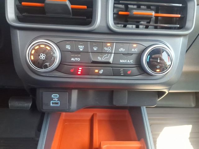 Certified 2024 Ford Maverick XLT w/ XLT Luxury Package AWD/4WD image 18