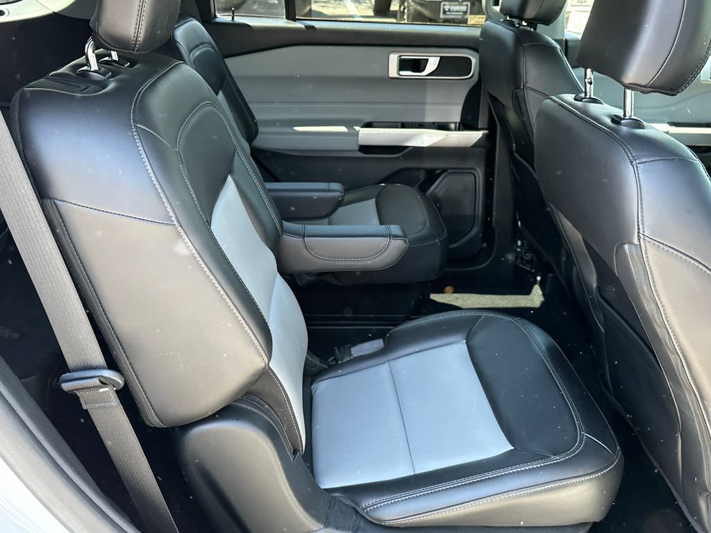 Certified 2023 Ford Explorer XLT w/ Equipment Group 202A RWD image 19