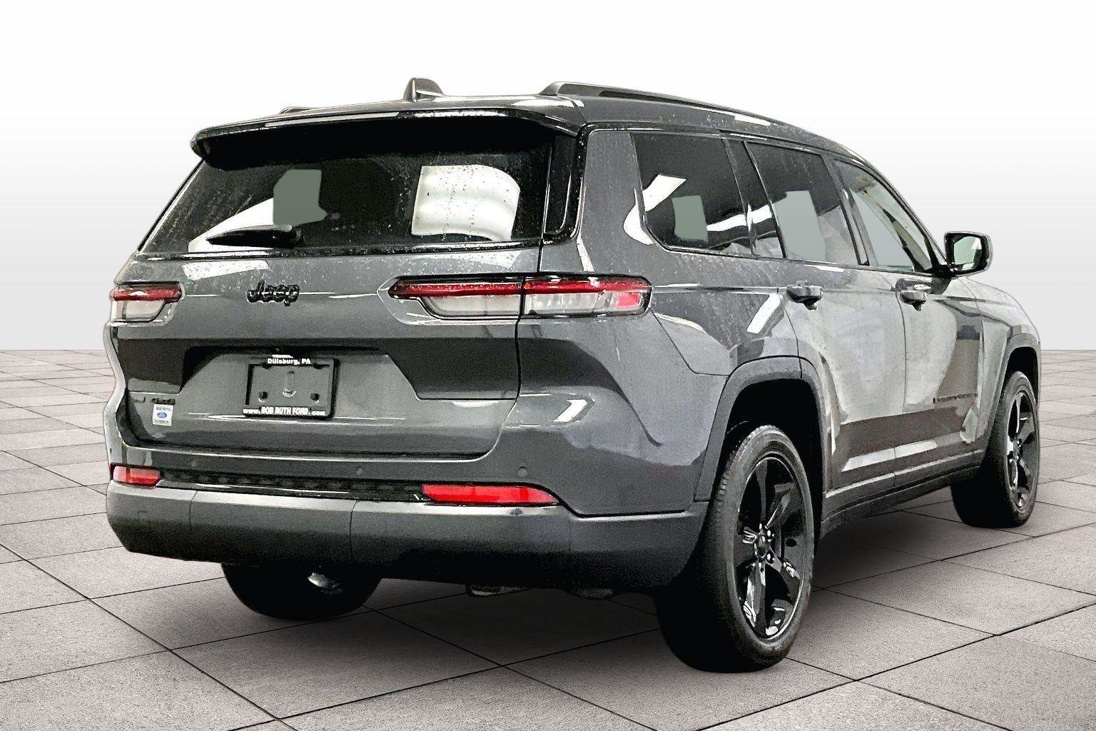 Used 2023 Jeep Grand Cherokee L Laredo image 11