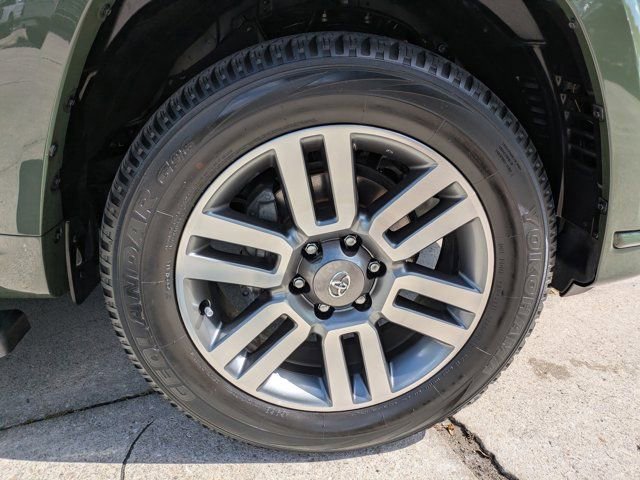 Used 2022 Toyota 4Runner TRD Sport w/ Technology Package AWD/4WD image 11