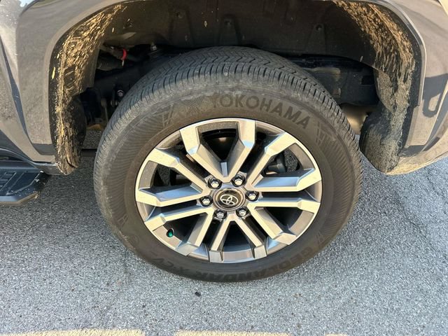 Used 2025 Toyota 4Runner Limited AWD/4WD image 12