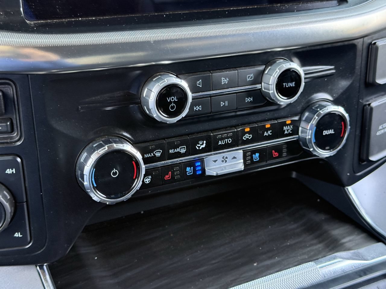 Certified 2024 Ford F150 Lariat w/ FX4 Off-Road Package AWD/4WD image 20