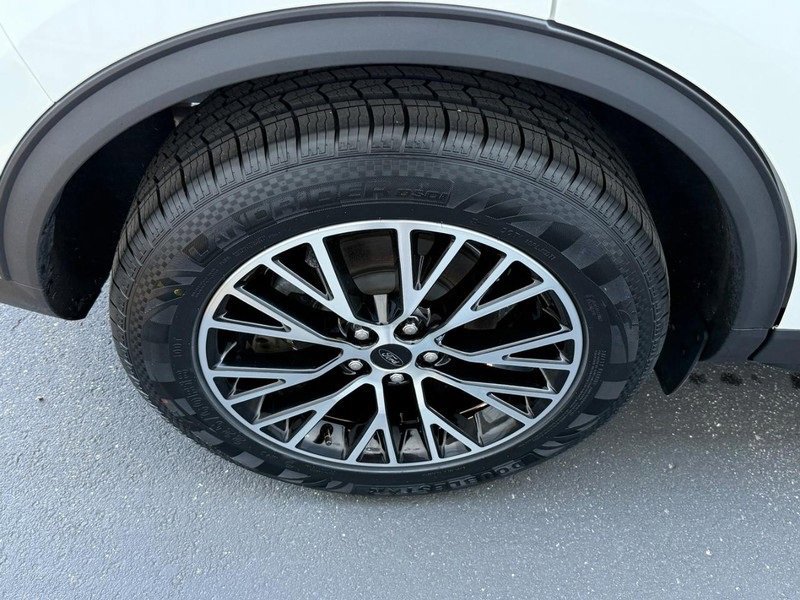 Certified 2023 Ford Escape SE image 8