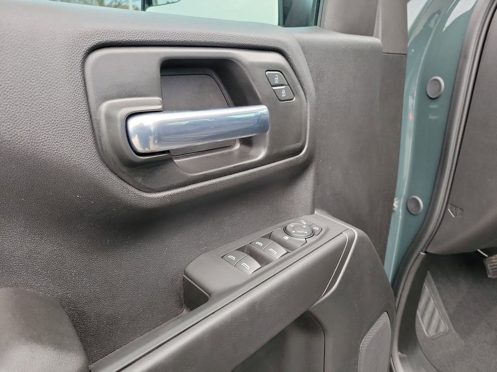 Used 2025 Chevrolet Silverado 1500 Custom Trail Boss w/ LPO, Dark Essentials Package image 19