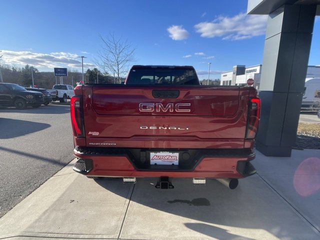 Used 2024 GMC Sierra 3500 Denali image 4