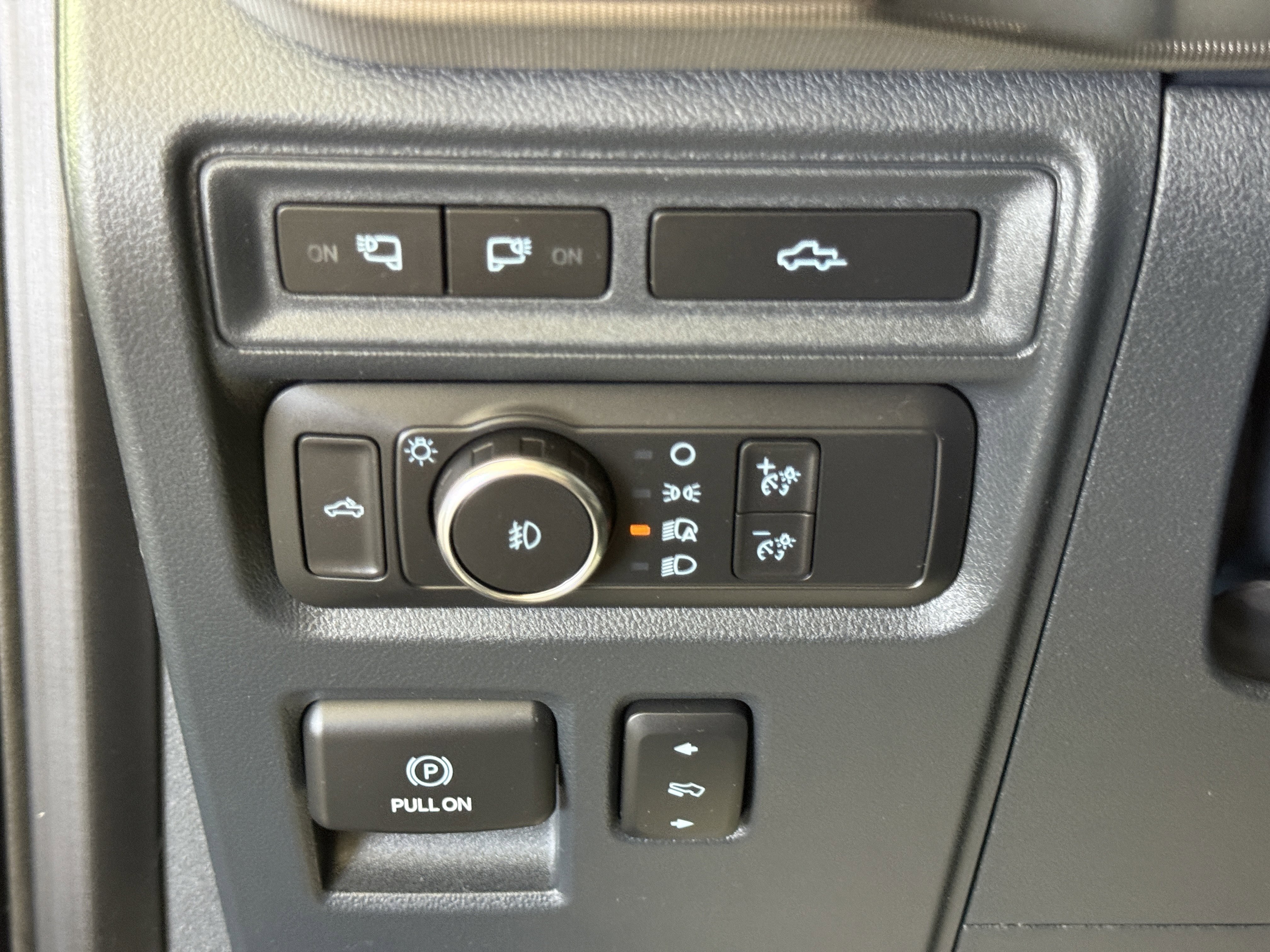 Certified 2022 Ford F150 Platinum w/ Equipment Group 701A High AWD/4WD image 27