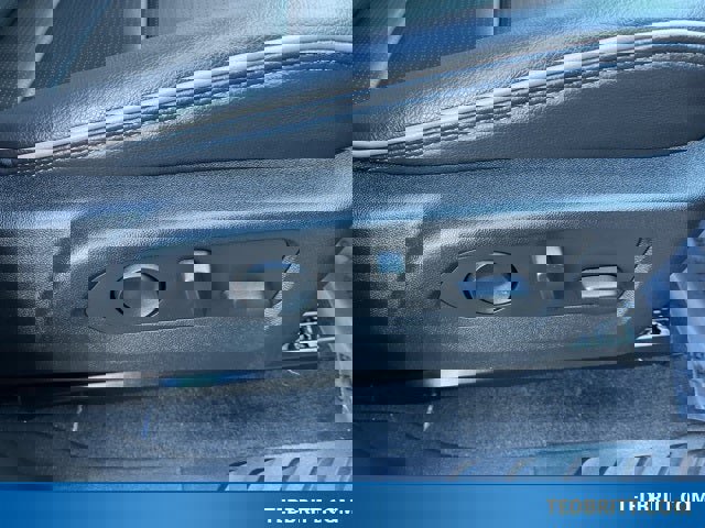 Used 2023 GMC Canyon Denali image 23