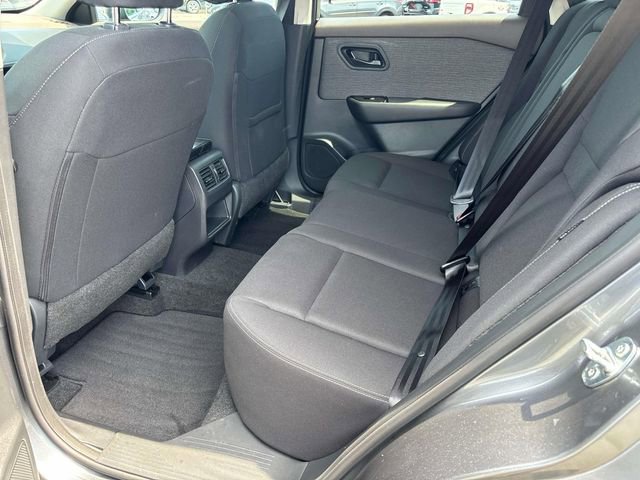 Used 2023 Nissan Rogue S image 9