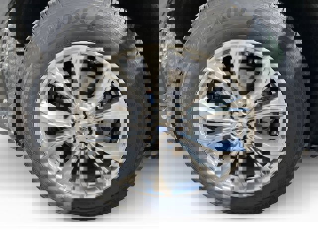 Certified 2022 Ford Explorer XLT w/ Equipment Group 202A image 12