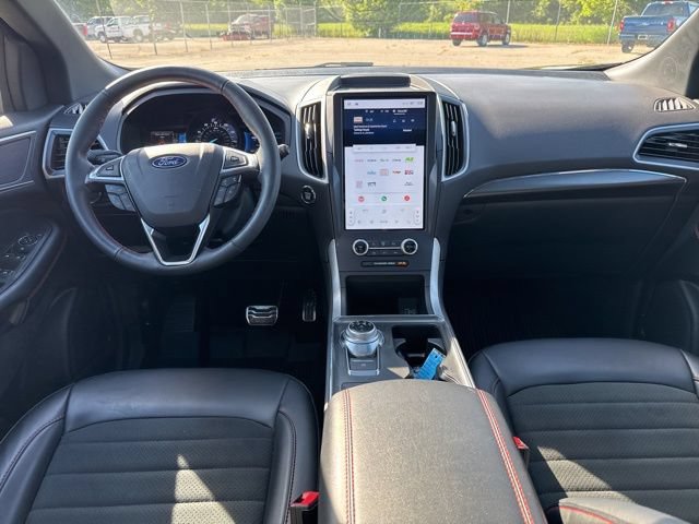 Certified 2024 Ford Edge ST-Line AWD/4WD image 16
