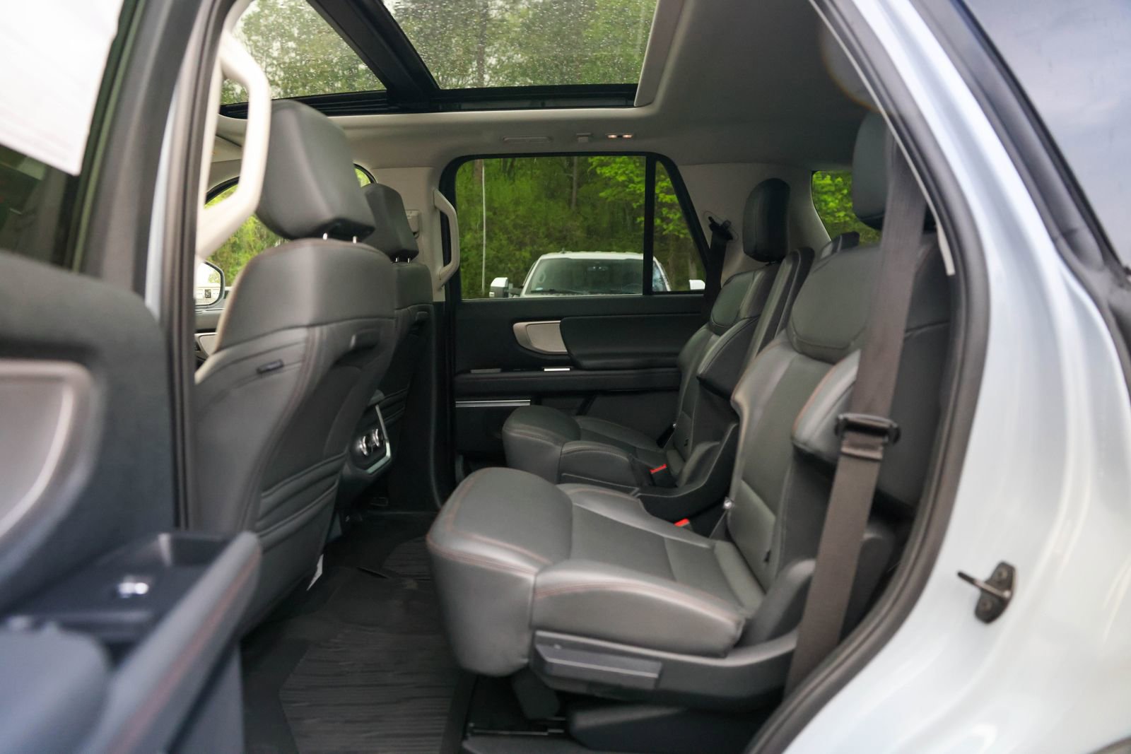 Certified 2025 Ford Expedition Active AWD/4WD image 18