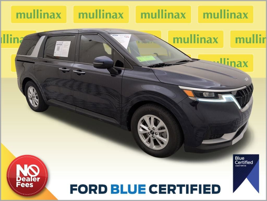 Used 2024 Kia Carnival LX image 7