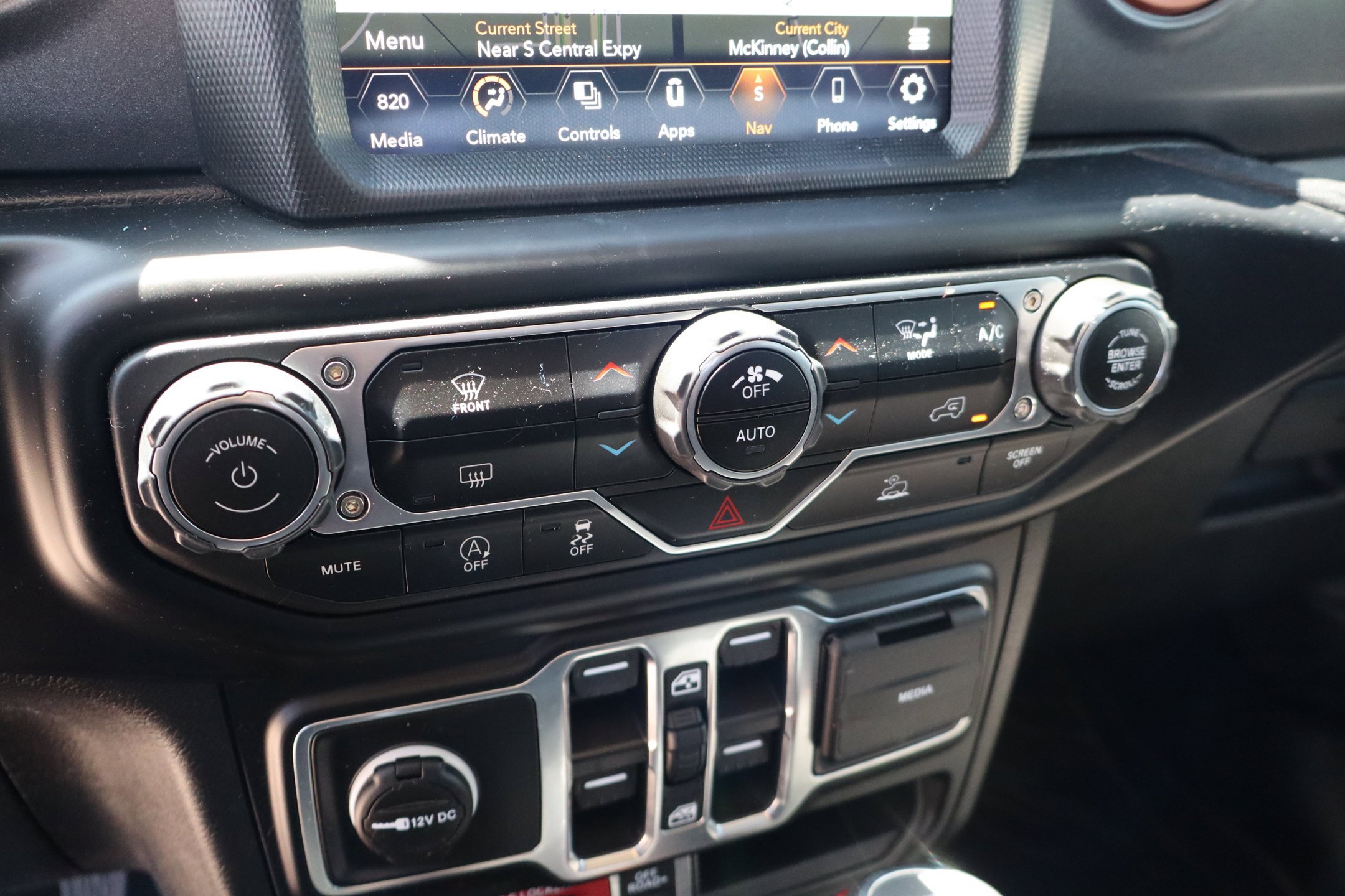 Used 2023 Jeep Gladiator Mojave w/ Trailer Tow Package AWD/4WD image 22