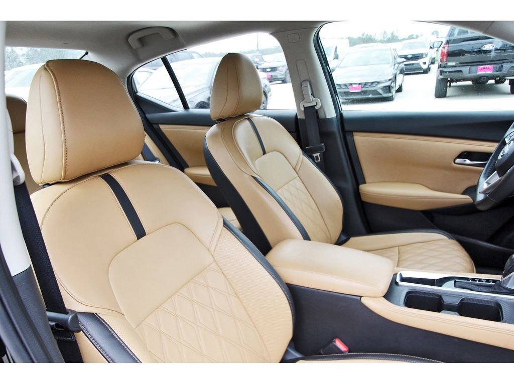 Used 2024 Nissan Sentra SV w/ SV Premium Package FWD image 29