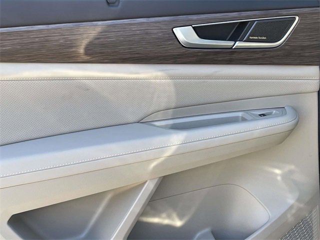 Used 2025 Volkswagen Atlas SEL Premium R-Line image 10